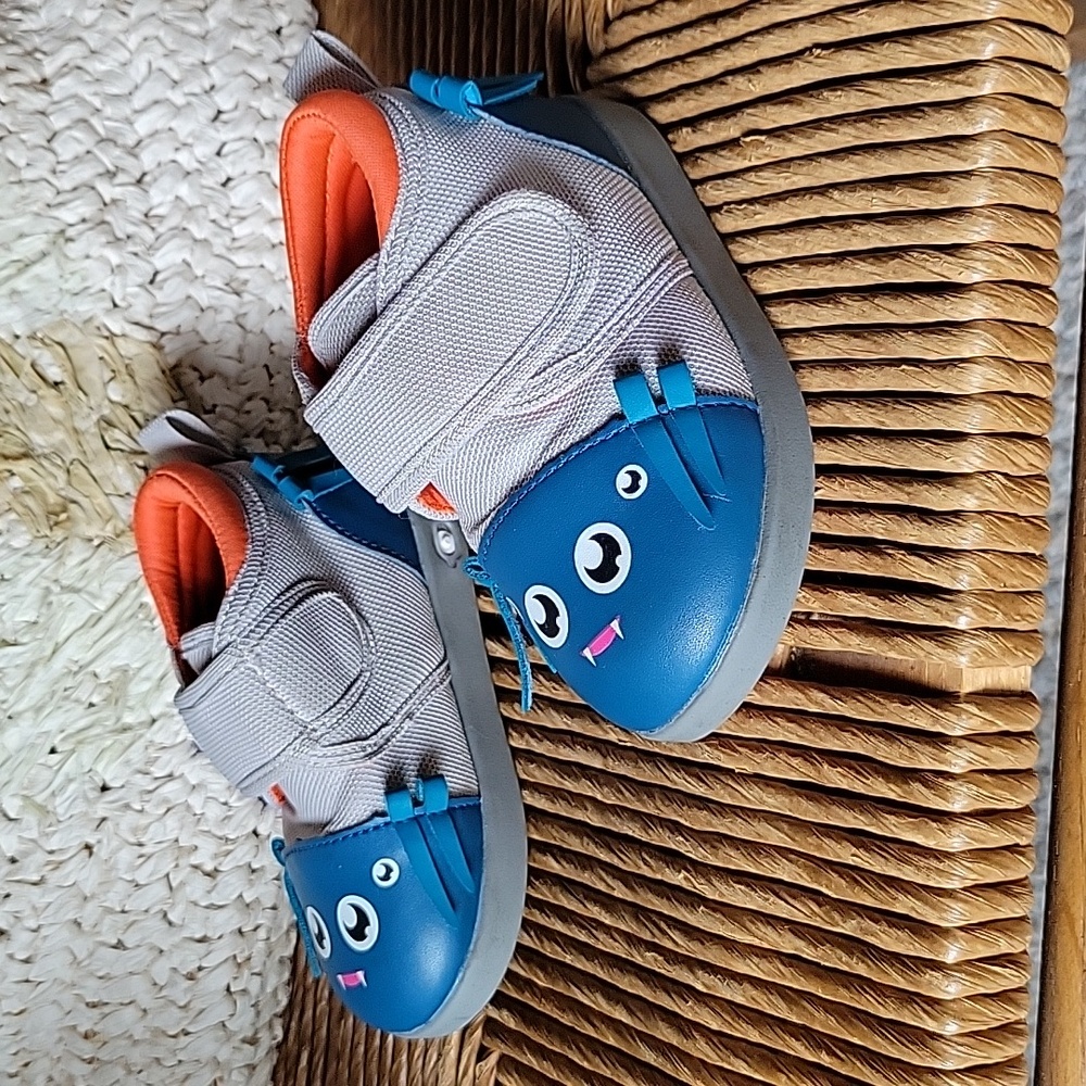 Ikiki Spider Squeaky Toddler Shoes | Blue/Gray, size 6 - Picture 4 of 15